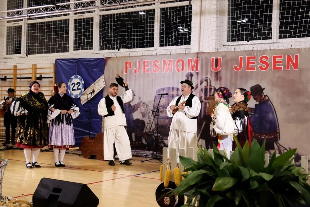 Pjesmom u jesen 2024: Bogatstvo tradicije i običaja u Jakšiću