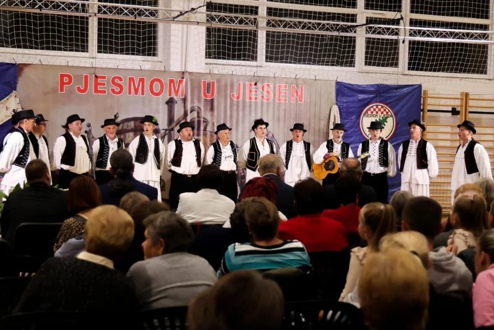 Pjesmom u jesen 2024: Bogatstvo tradicije i običaja u Jakšiću