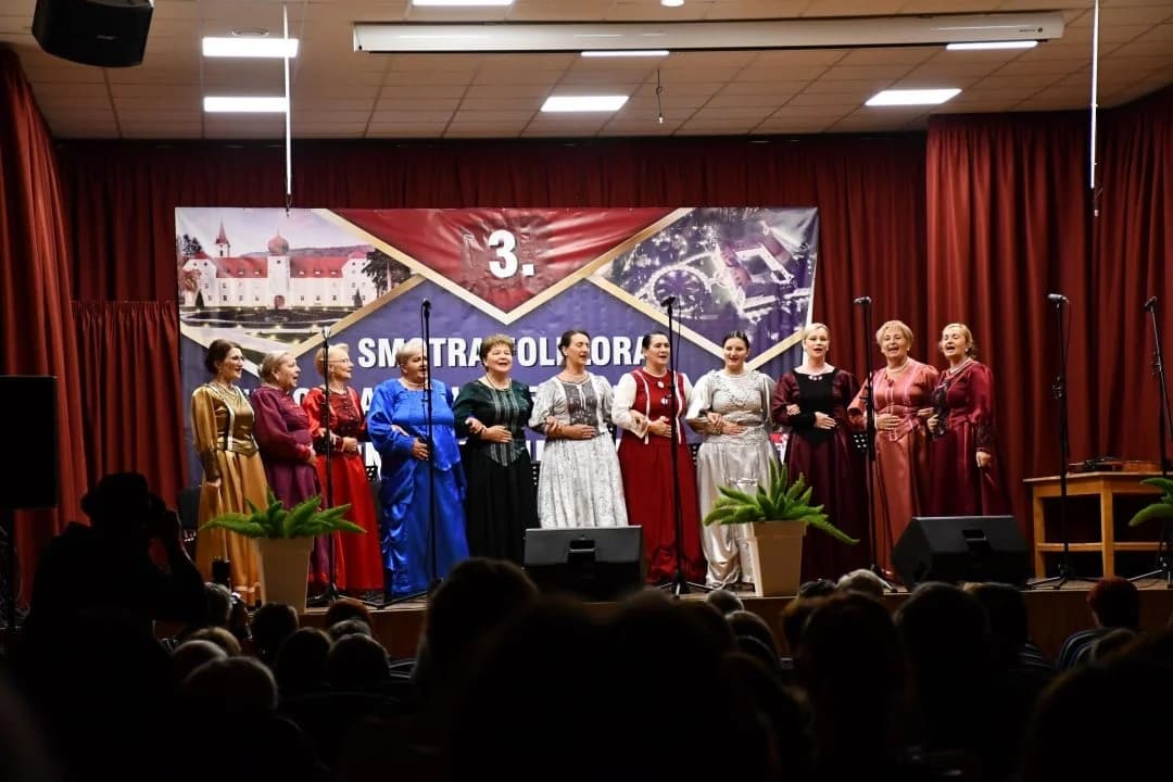 Održana 3. smotra folklora starogradskih pjesama i plesova “Na te mislim”