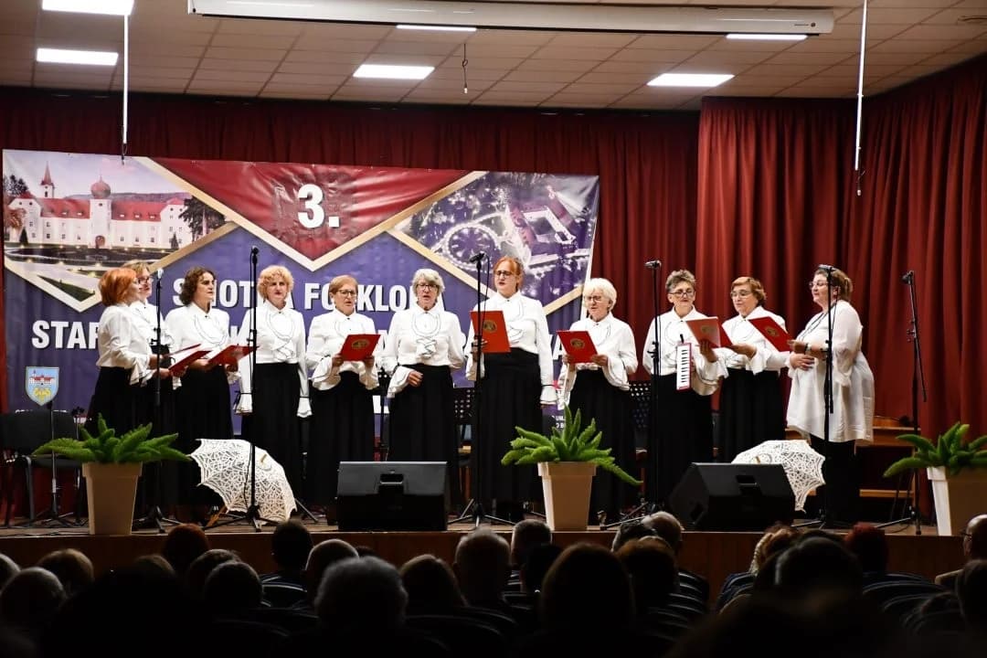 Održana 3. smotra folklora starogradskih pjesama i plesova “Na te mislim”