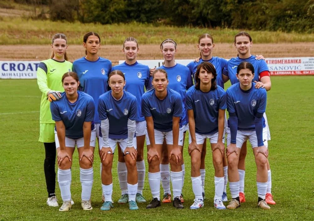 FOTO: Pionirke i kadetkinje ŽNK ’Slavonija Požega’ ostvarile domaće pobjede u povijesnim prvim susretima u 1. HNLŽ PI - KA