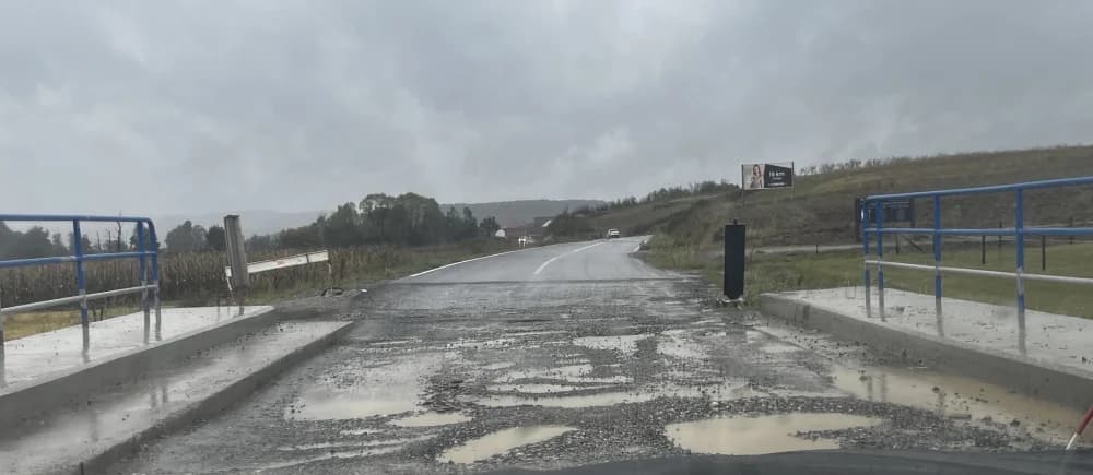 FRKLJEVCI-KADANOVCI: Radovi službeno ’završili’ prije dva mjeseca, a mostovi u katastrofalnom stanju
