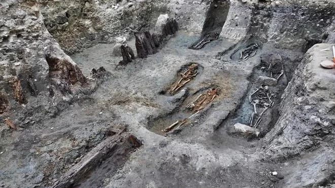 U Pakracu otkriven sarkofag s ’vampirom’: ’Ima konjsku glavu umjesto ljudske’