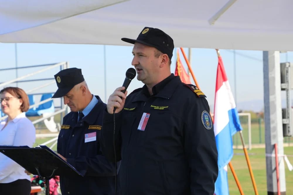 FOTO: Pleternica domaćin 15. županijskog natjecanja vatrogasne mladeži i pomlatka