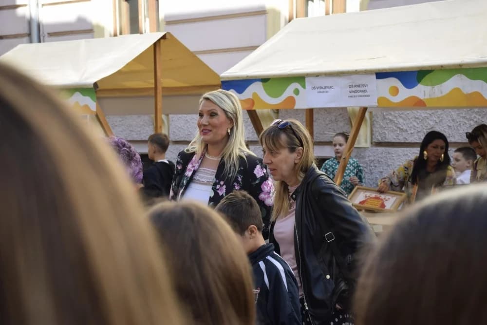 Hit dana: Grad Požega objavio vijest u kojoj se na čak 8 fotografija nalazi pročelnica Petrović