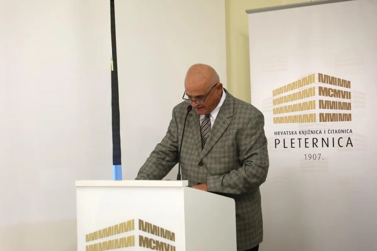U Hrvatskoj knjižnici i čitaonici u Pleternici otvorena je izložba ’Iz zbirke Milana Bajta (1957.-2023.)’