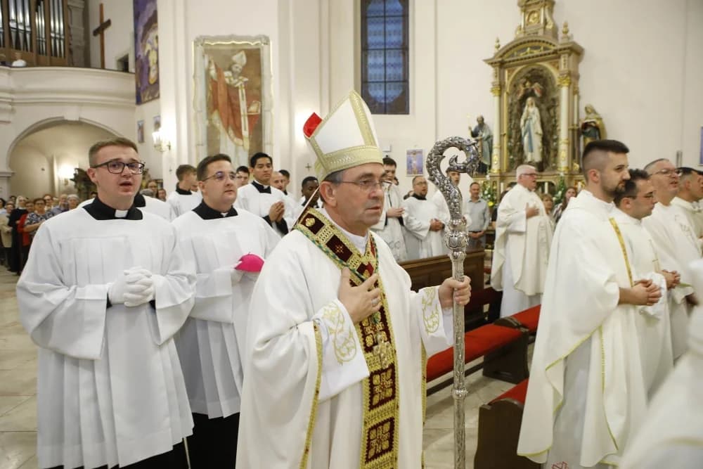 Đakonsko ređenje Ivana i Antuna u požeškoj Katedrali