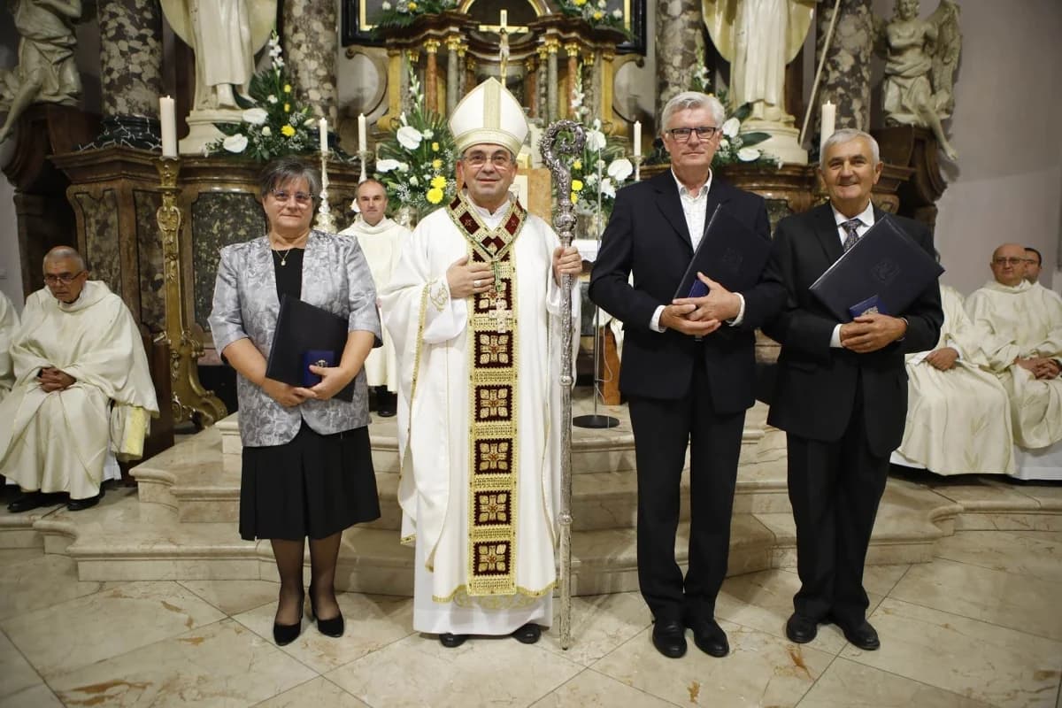 Đakonsko ređenje Ivana i Antuna u požeškoj Katedrali