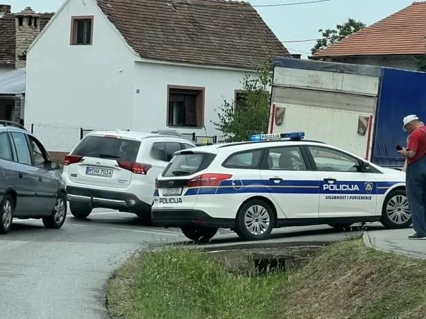 Kod Lipika u prometnoj nesreći teško ozlijeđen 54-godišnjak