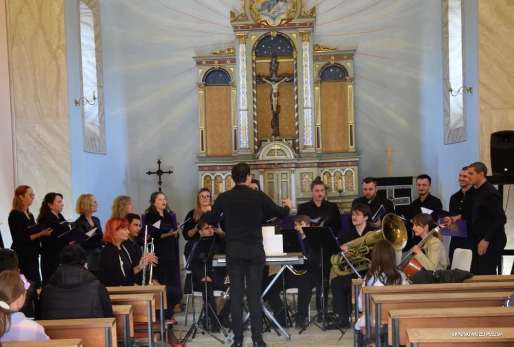 FOTO: Rudinski nocturno održan u crkvi sv. Martina u Brestovcu