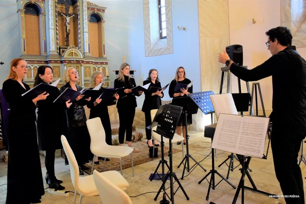 FOTO: Rudinski nocturno održan u crkvi sv. Martina u Brestovcu
