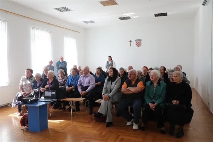 Edukacija starijih osoba „Osvješćivanje javnosti o nužnosti borbe protiv nasilja nad starijim osobama“