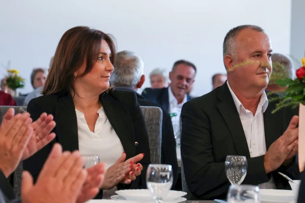 Postaje sve bolje. Prošli tjedan Tomaševića su pozvali i na Dan općine Brestovac