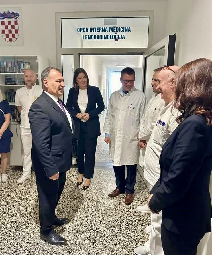 Ministar Beroš u posjeti požeškoj bolnici