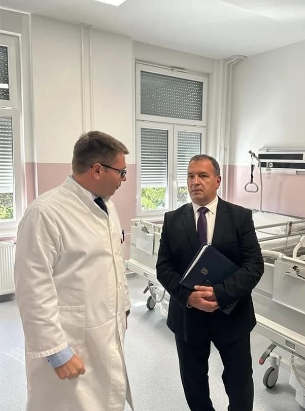 Ministar Beroš u posjeti požeškoj bolnici