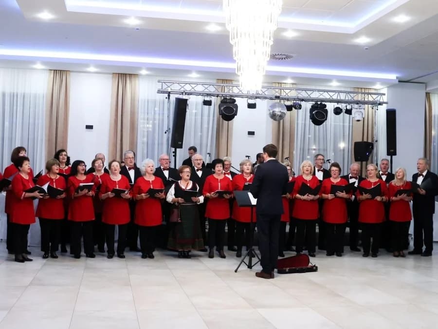 FOTO: Tradicionalna Lička večer okupila tristo Ličana i njihovih gostiju