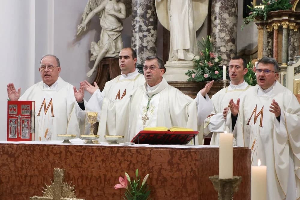 Hodočašće dječjih pjevačkih zborova u požešku Katedralu