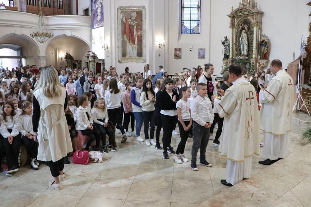 Hodočašće dječjih pjevačkih zborova u požešku Katedralu