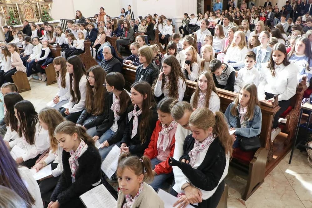 Hodočašće dječjih pjevačkih zborova u požešku Katedralu