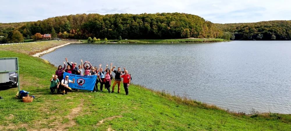 FOTO: Planinari HPD Gojzerice na jezeru Borovik