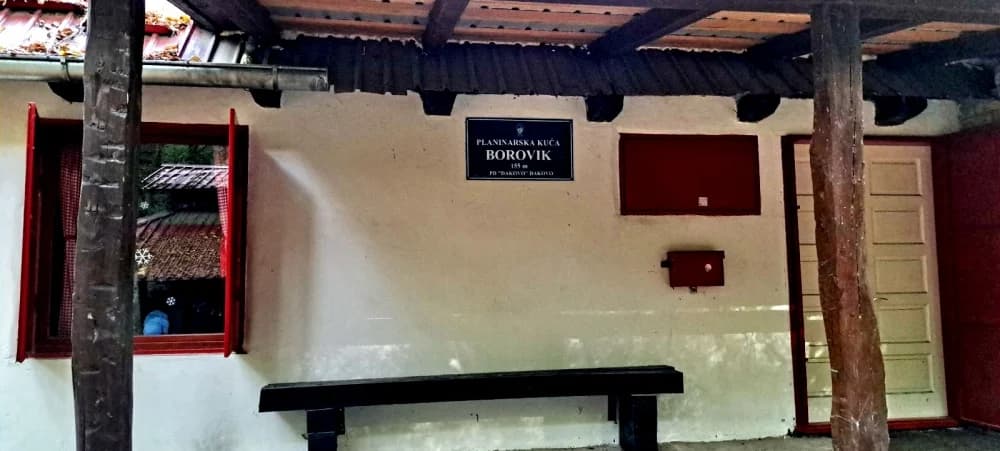 FOTO: Planinari HPD Gojzerice na jezeru Borovik