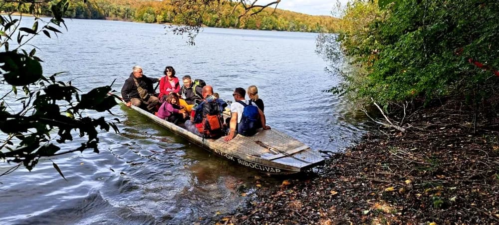 FOTO: Planinari HPD Gojzerice na jezeru Borovik