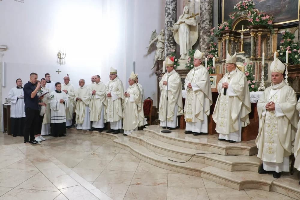 FOTO: Slavlje sv. Terezije, zaštitnice požeške Katedrale
