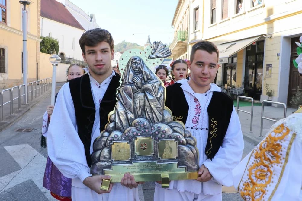 FOTO: Slavlje sv. Terezije, zaštitnice požeške Katedrale