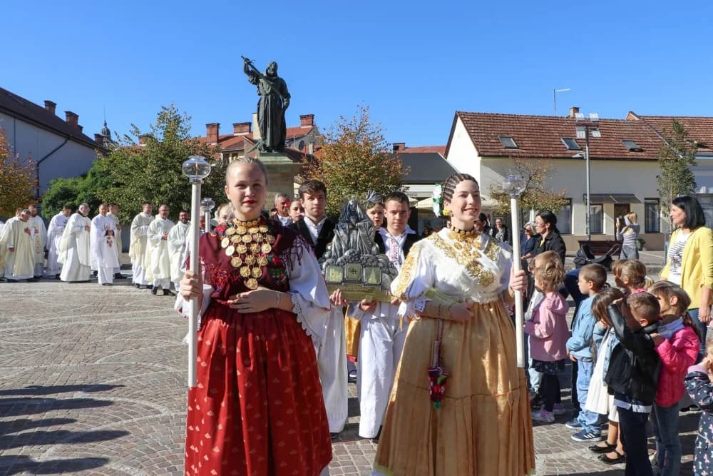 FOTO: Slavlje sv. Terezije, zaštitnice požeške Katedrale