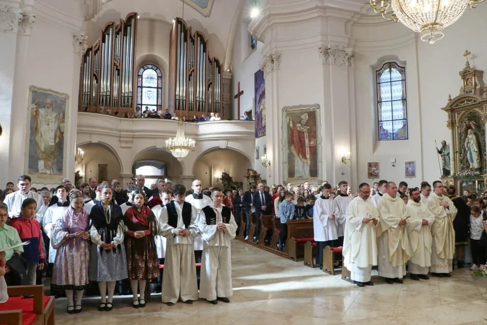 FOTO: Slavlje sv. Terezije, zaštitnice požeške Katedrale