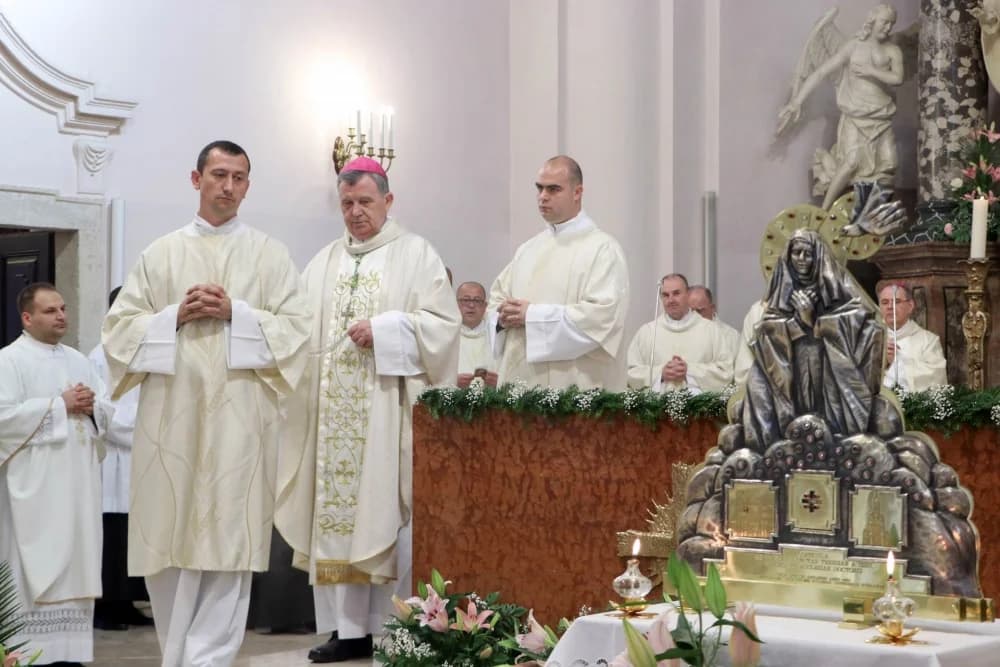 FOTO: Slavlje sv. Terezije, zaštitnice požeške Katedrale