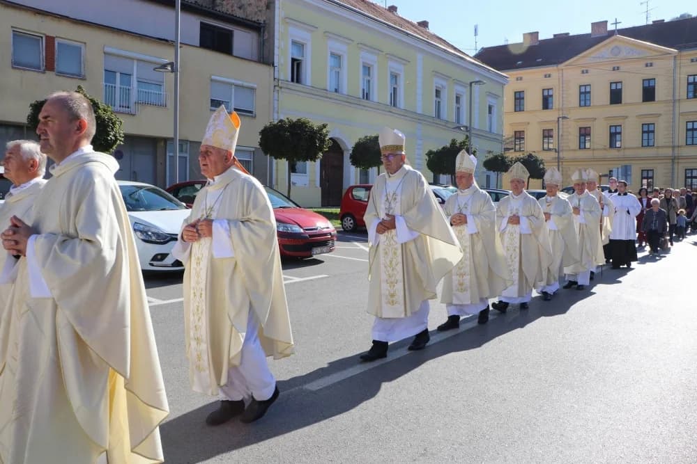 FOTO: Slavlje sv. Terezije, zaštitnice požeške Katedrale