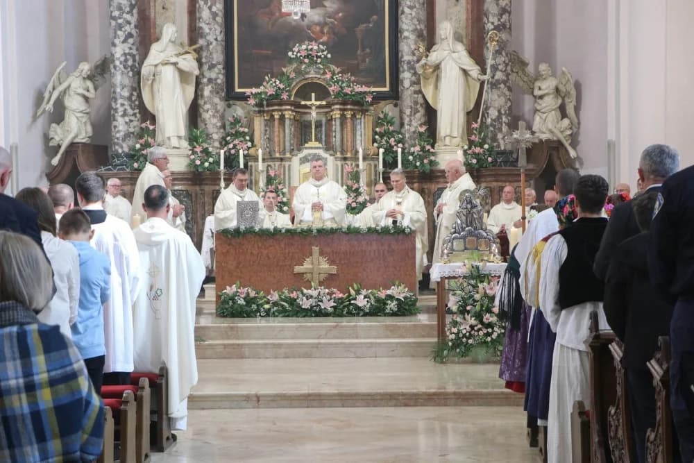 FOTO: Slavlje sv. Terezije, zaštitnice požeške Katedrale