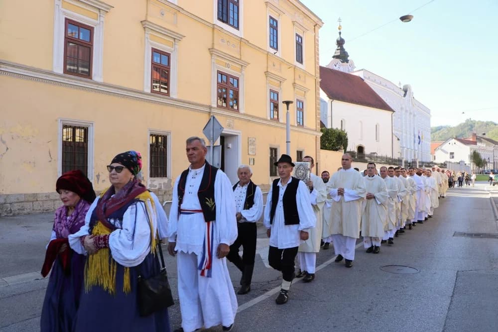 FOTO: Slavlje sv. Terezije, zaštitnice požeške Katedrale