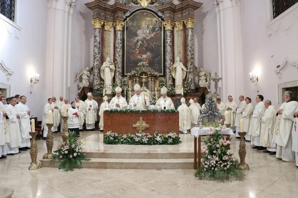 FOTO: Slavlje sv. Terezije, zaštitnice požeške Katedrale