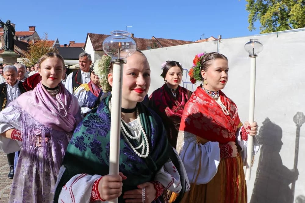 FOTO: Slavlje sv. Terezije, zaštitnice požeške Katedrale