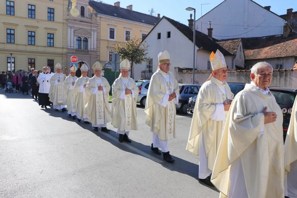 FOTO: Slavlje sv. Terezije, zaštitnice požeške Katedrale