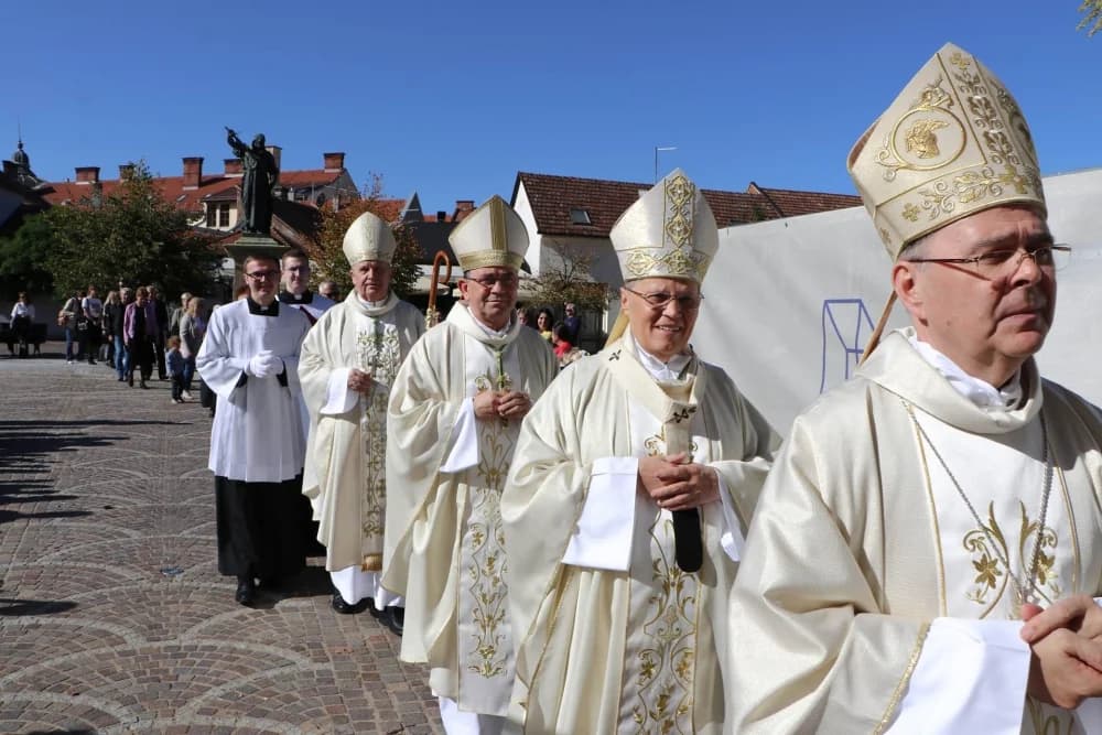 FOTO: Slavlje sv. Terezije, zaštitnice požeške Katedrale