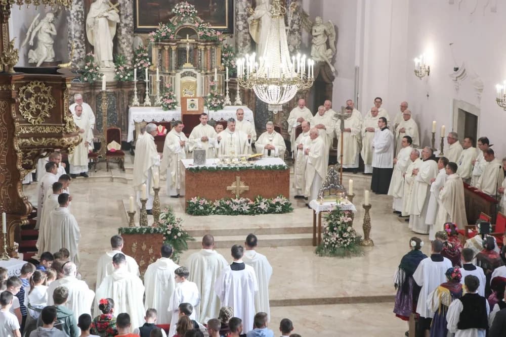 FOTO: Slavlje sv. Terezije, zaštitnice požeške Katedrale