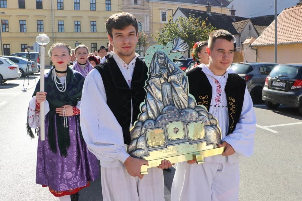 FOTO: Slavlje sv. Terezije, zaštitnice požeške Katedrale