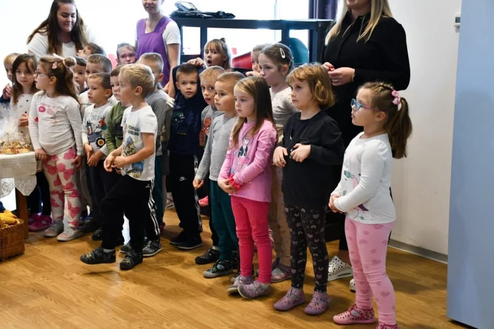 Kutjevački mališani uz molitvu i zahvalu proslavi Dane kruha