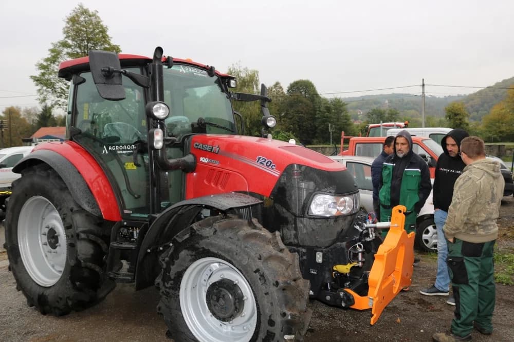 Traktor, Pakrac