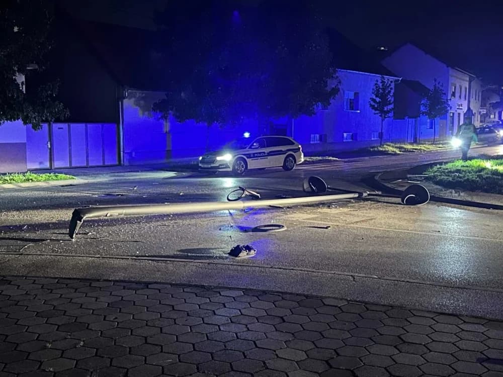 Pijani “majstor” Passatom pokosio stup javne rasvjete