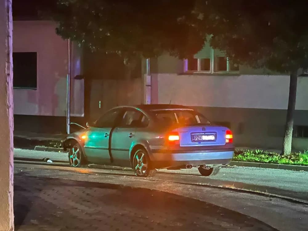 Pijani “majstor” Passatom pokosio stup javne rasvjete