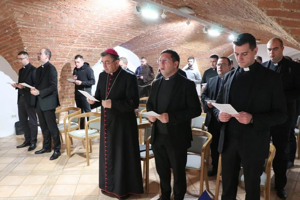 Susret trajne formacije mladih svećenika i đakona u Požegi