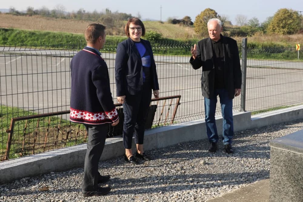 U Zagrađu otkrivena spomen-ploča poginulim hrvatskim braniteljima I. Uremoviću i I. Luciću