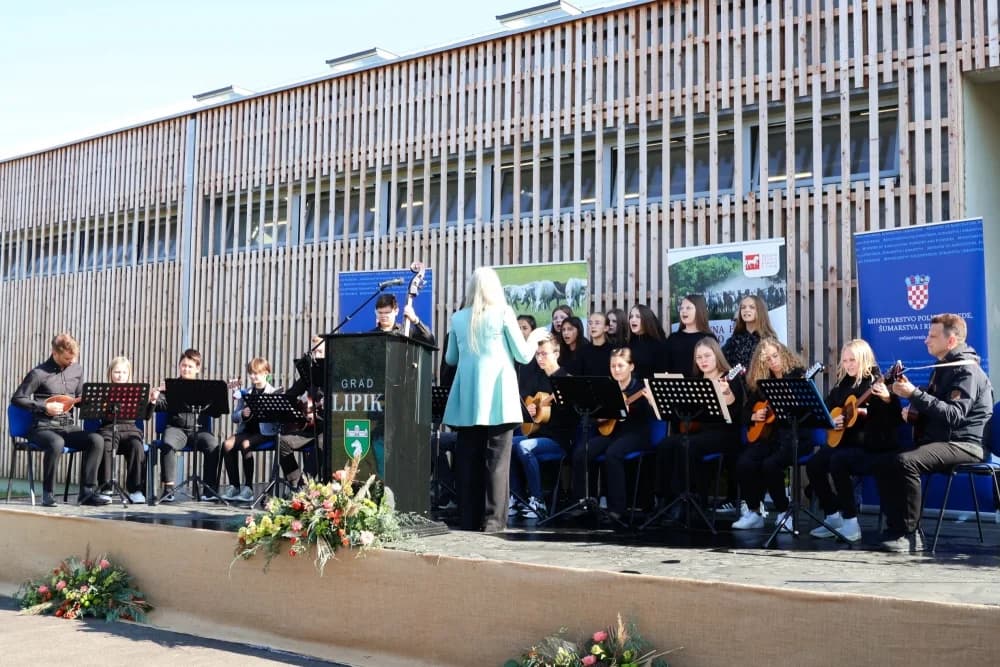 LIPIK: Otvorena nova državna ergela lipicanaca
