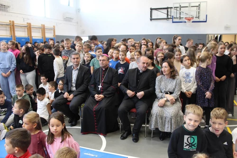 FOTO: Dani kruha i zahvalnosti za plodove zemlje u katoličkim školama u Požegi