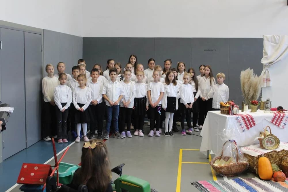 FOTO: Dani kruha i zahvalnosti za plodove zemlje u katoličkim školama u Požegi