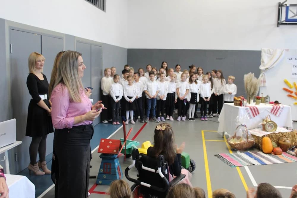 FOTO: Dani kruha i zahvalnosti za plodove zemlje u katoličkim školama u Požegi